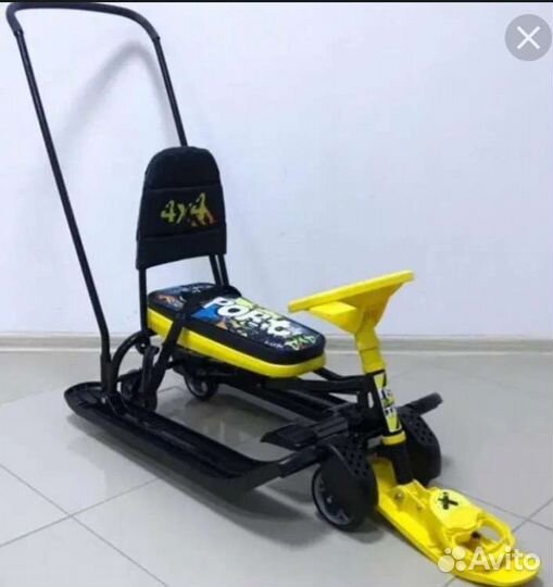 Детский снегокат с колесами