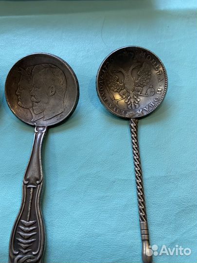 Старинные монеты и ложки из серебра с изображением
