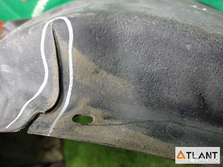 Подкрылок передний левый toyota mark II