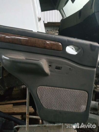 Обивка двери саненг Муссо