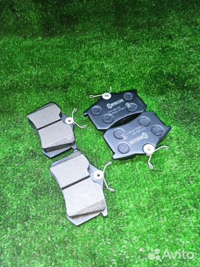 Тормозные колодки заднее Volkswagen Golf MK4