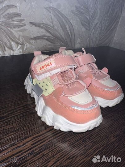 Кроссовки детские