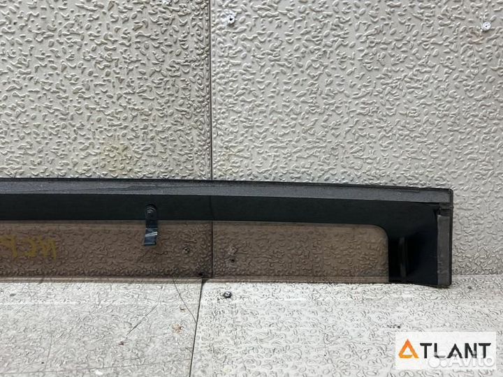 Ветровик задний левый toyota sienta