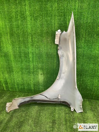 Крыло переднее правое mazda atenza