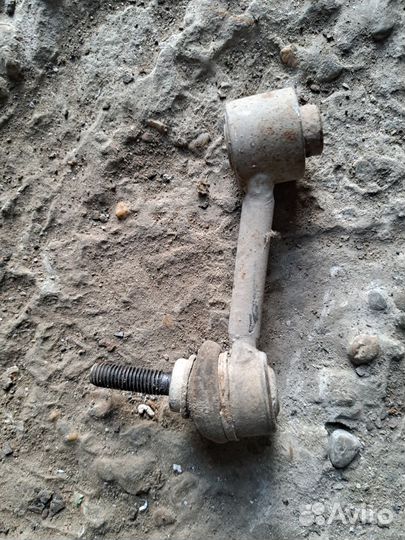 Стойка стабилизатора задний Volkswagen Passat B6