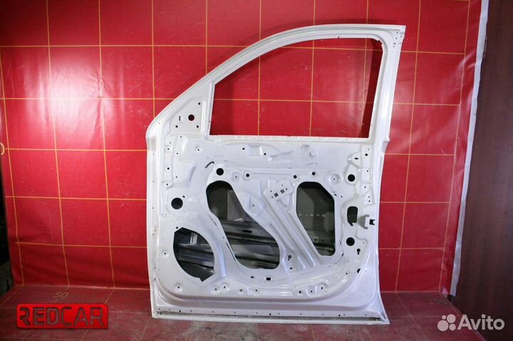 Дверь передняя правая Chevrolet Tahoe 4 (14-20)