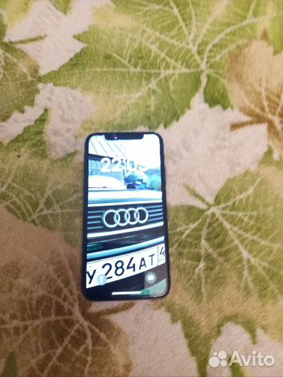 iPhone X, 64 ГБ