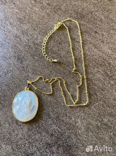 Цепочка с барельефом святой