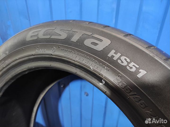 Kumho Ecsta HS51 235/45 R17