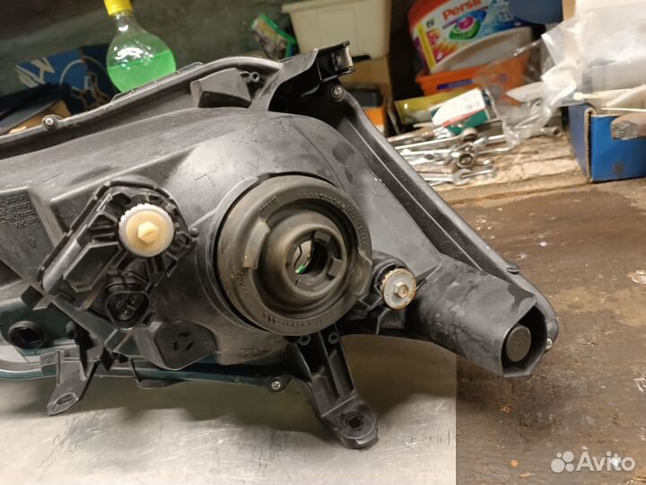 Фара левая на Тойота корола аксио