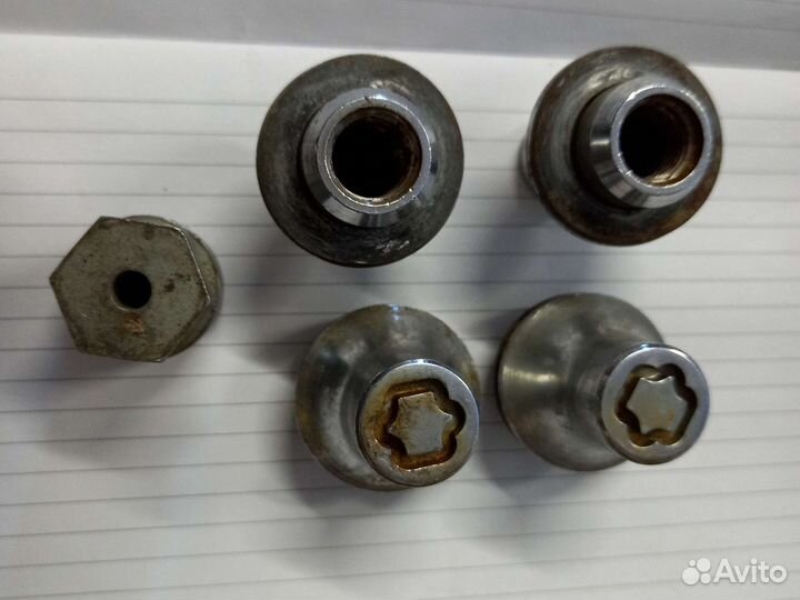 Секретка колеса Toyota Land Cruiser 100 200 Tundra