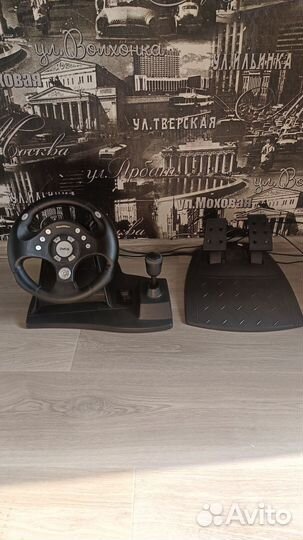 Игровой руль с педалями