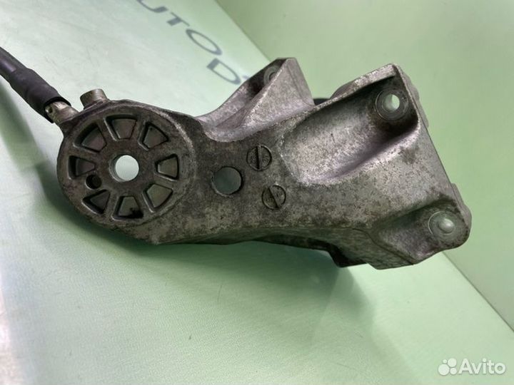 Кронштейн опоры двигателя Audi Q7 4L 3.0D casa