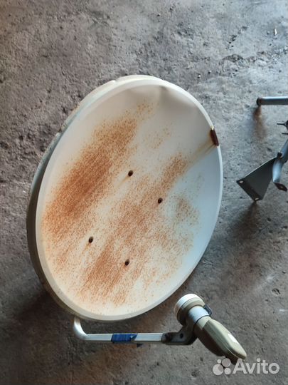 Спутниковая тарелка