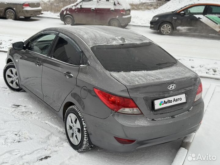 Hyundai Solaris 1.4 AT, 2011, 200 000 км