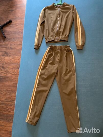 Костюм спортивный 42 размер