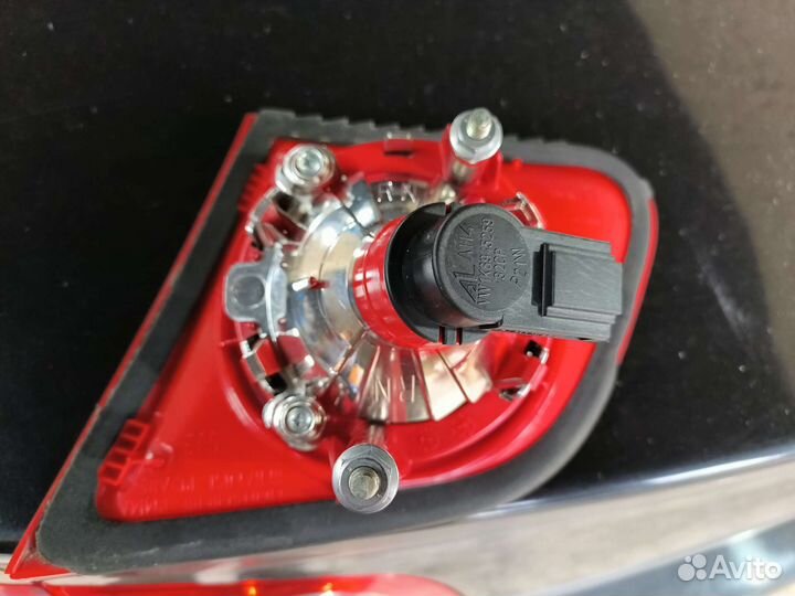 Задний внутренний фонарь