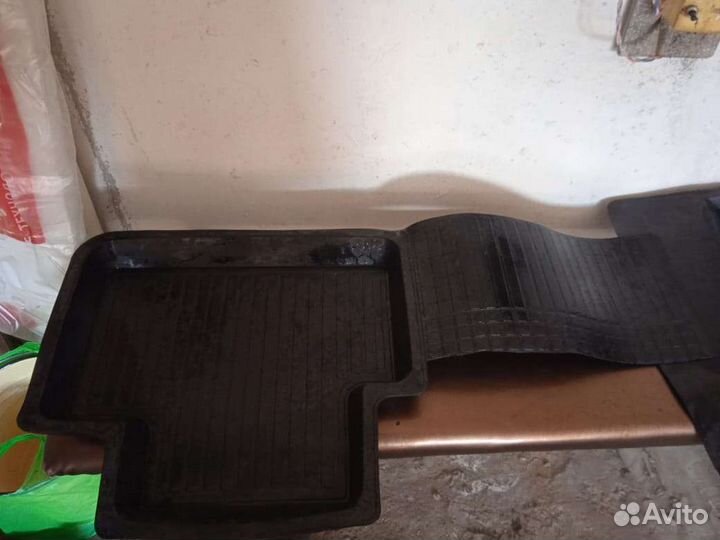 Автомобильные коврики резиновые