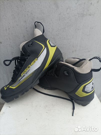 Лыжные ботинки