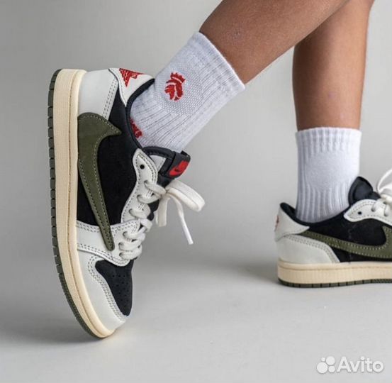 Travis Scott x Nike Air Jordan 1 Low Olive