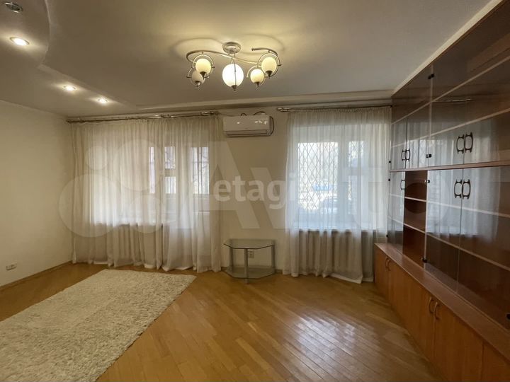 2-к. квартира, 68 м², 1/6 эт.