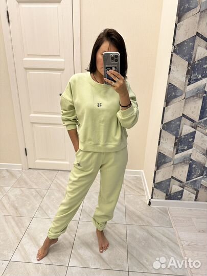 Костюм корея фисташка новый