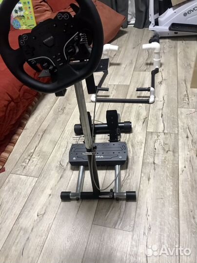 Складная стойка для руля (симрейсинг, кокпит)