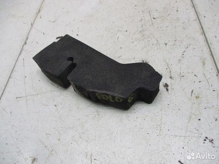 Пыльник крыла переднего правого Volkswagen Polo 6