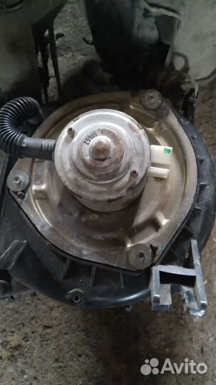 Субару моторчик печки