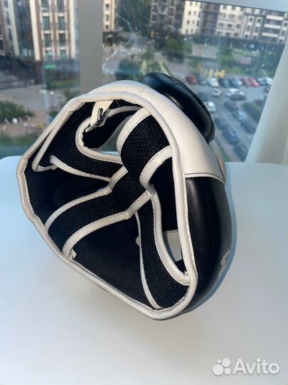 Боксерский шлем Venum