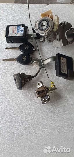Замок зажигания Тойота Королла е150