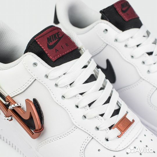 Кроссовки Nike Air Force 1 Low Carabiner Swoosh