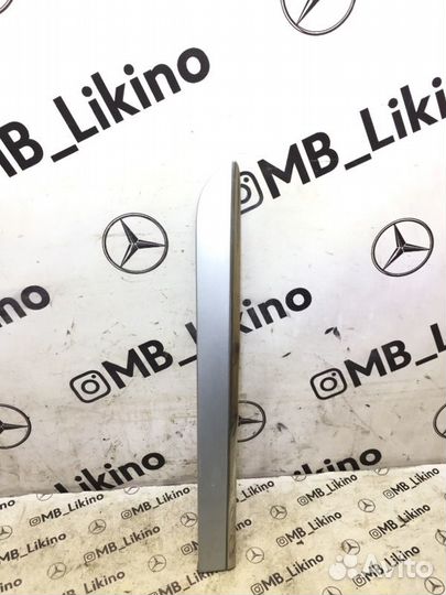 Молдинг двери задний правый Mercedes Ml W164