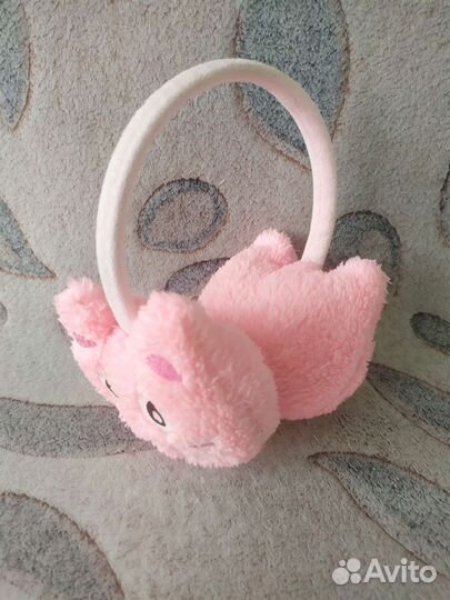 Меховые наушники и шарф