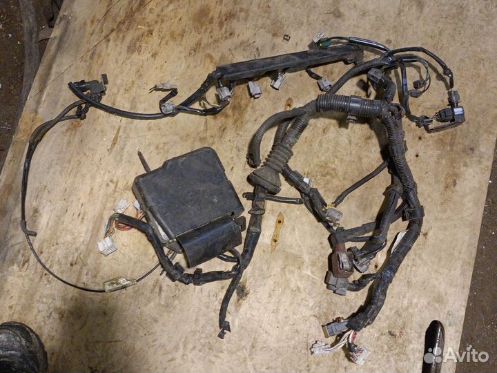 Проводка подкапотная с компьютером Тойота королла