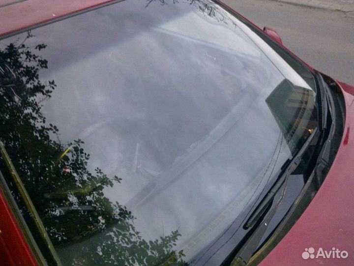 Лобовое стекло на Honda 