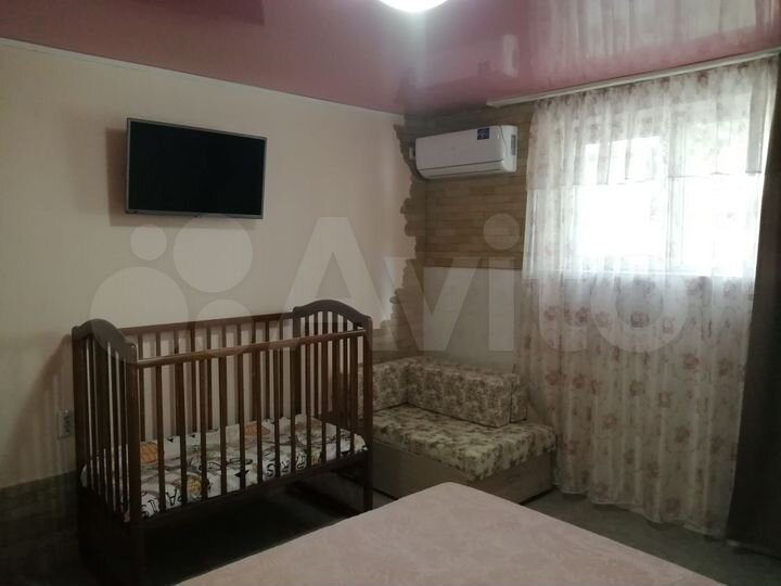 Комната 14 м² в 1-к., 1/2 эт.