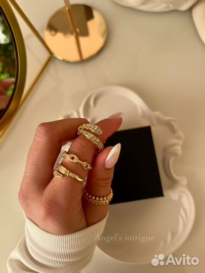 Кольцо clash de cartier цвет золото bvlgari