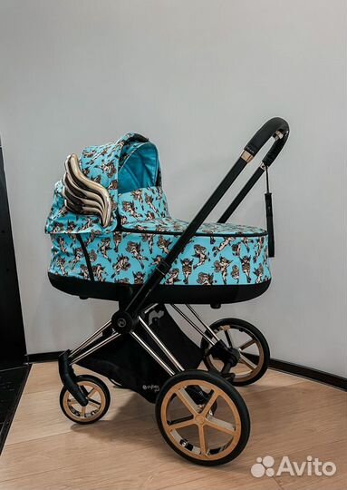 Коляска Cybex priam Jeremy Scott с крылышками