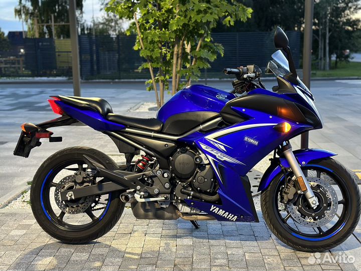 Yamaha FZ6R