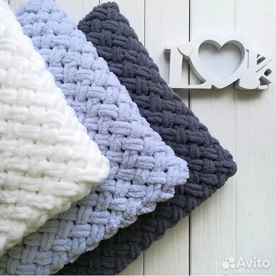 Плед из плюшевой пряжи (ручная работа)