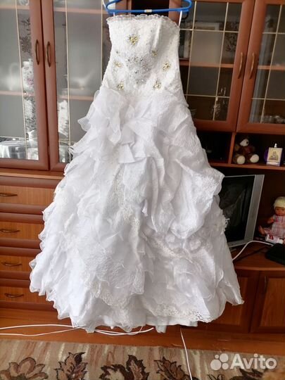 Свадебное платье 48 50 бу