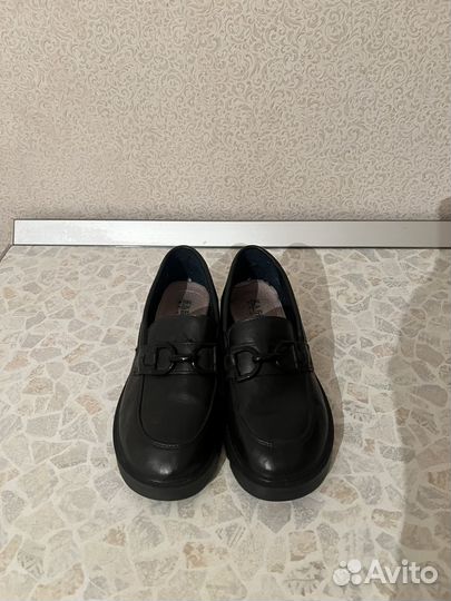 Лоферы женские