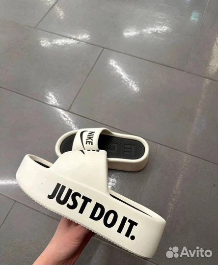 Шлепанцы женские nike