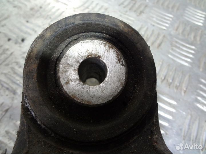 Рычаг передний нижний правый поперечный Мерседес