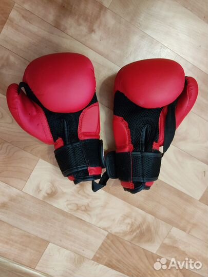 Боксерские перчатки 6 oz. Шлем, ракушка