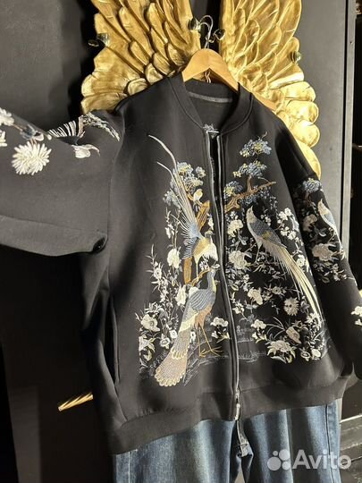 Бомбер с вышивкой 50:60/64