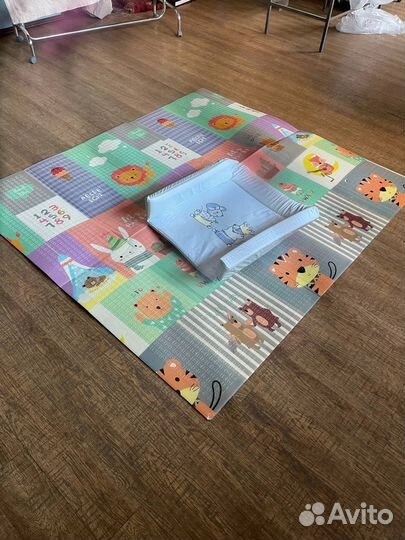 Пеленальный матрасик и детский коврик