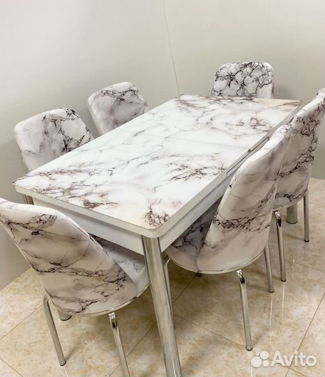 Раскладной стол и стулья