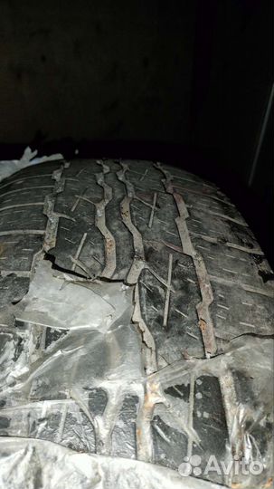 Bridgestone Dueler H/T D687 225/65 R17